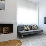 Apartament Kamari Seafront *
