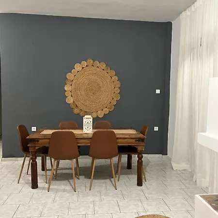 Апартаменты Kamari Seafront Каламата