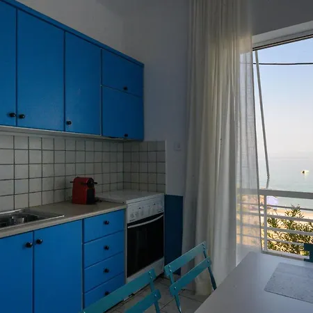 شقة Kamari Seafront كالاماتا