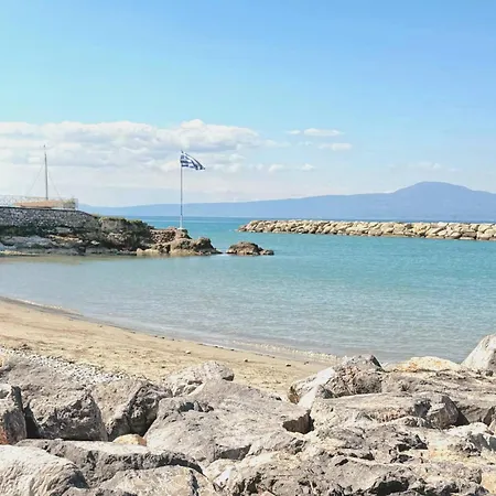 Апартаменты Kamari Seafront Каламата