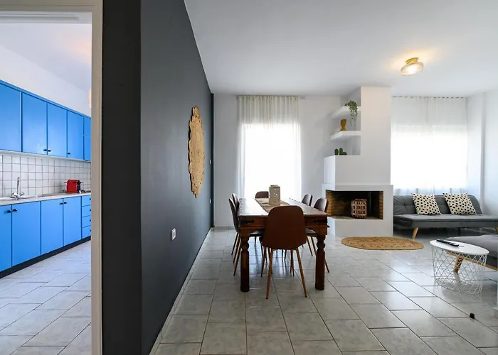 Apartment Kamari Seafront *