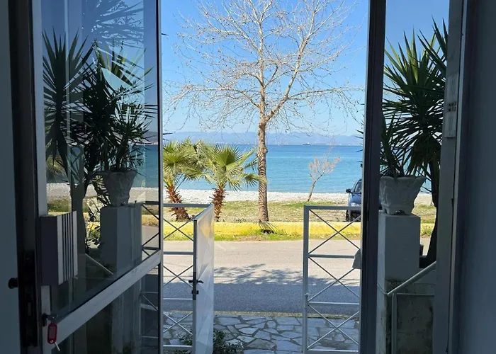 Kamari Seafront Διαμέρισμα *