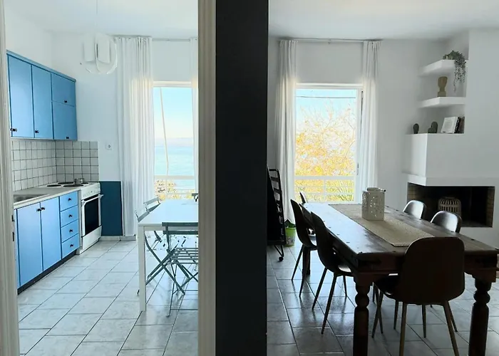 Appartement Kamari Seafront